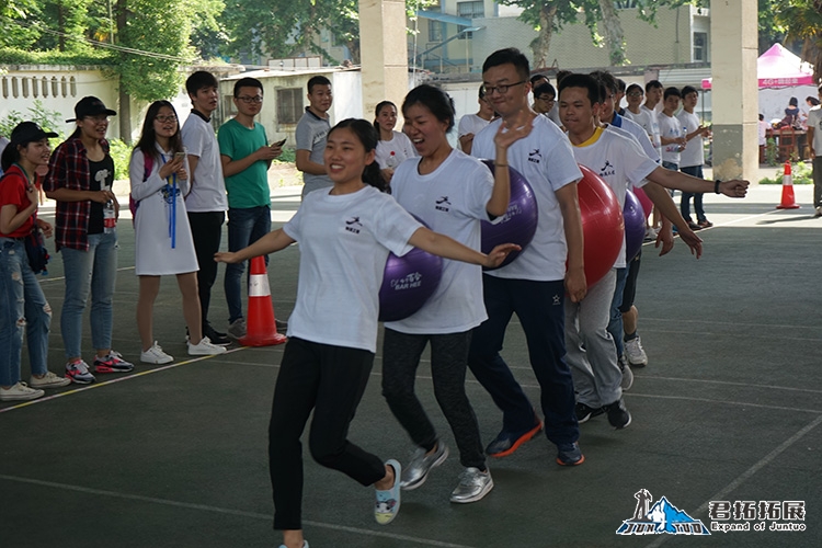 武漢理工大學(xué)余家頭校區(qū)趣味運動會